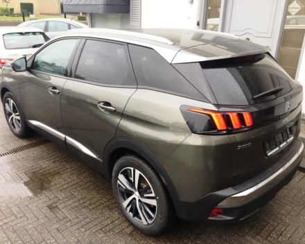 VERKOCHT  PEUGEOT 3008 NIEUW / NOG NIET INGESCHREVEN