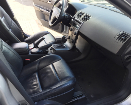 VERKOCHT VOLVO V50 1,6 MET ZWART LEDER INTERIEUR / GEKEURD