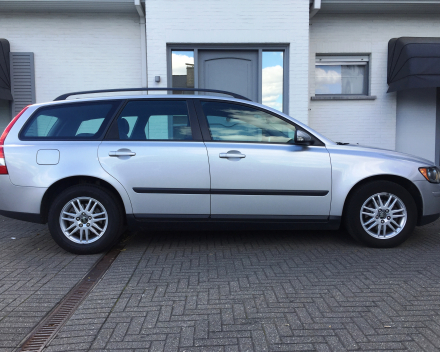 VERKOCHT VOLVO V50 1,6 MET ZWART LEDER INTERIEUR / GEKEURD