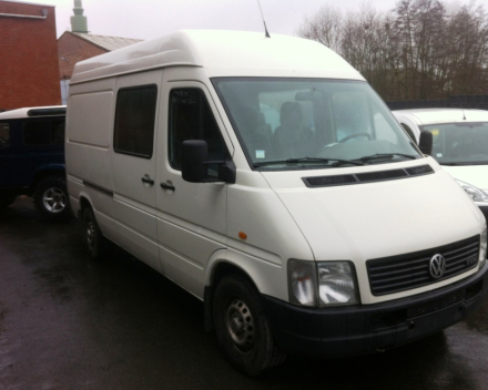 VERKOCHT  VOLKSWAGEN LT35 * 2,5 TDI * DUBBELE CABINE *  LICHTEVRACHTWAGEN * VERHOOGD * GEKEURD