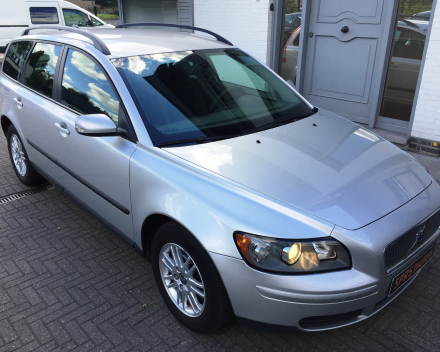 VERKOCHT VOLVO V50 1,6 MET ZWART LEDER INTERIEUR / GEKEURD