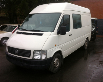 VERKOCHT  VOLKSWAGEN LT35 * 2,5 TDI * DUBBELE CABINE *  LICHTEVRACHTWAGEN * VERHOOGD * GEKEURD