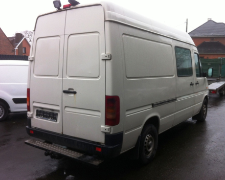 VERKOCHT  VOLKSWAGEN LT35 * 2,5 TDI * DUBBELE CABINE *  LICHTEVRACHTWAGEN * VERHOOGD * GEKEURD