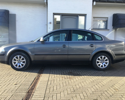 VERKOCHT VOLKSWAGEN PASSAT 1,9 TDI AUTOMAAT LEDER 130 PK