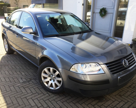 VERKOCHT VOLKSWAGEN PASSAT 1,9 TDI AUTOMAAT LEDER 130 PK