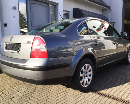 VERKOCHT VOLKSWAGEN PASSAT 1,9 TDI AUTOMAAT LEDER 130 PK