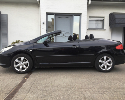 VERKOCHT  PEUGEOT 307 CABRIOLET 2,0 BENZINE / DIGITALE AIRCO / ALU VELGEN / GEKEURD VOOR VERKOOP