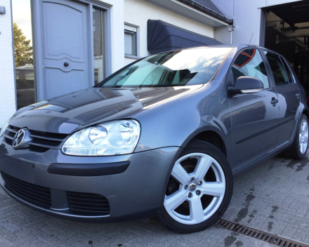 VERKOCHT  VOLKSWAGEN GOLF 5 1,9TDI * 17&quot; VELGEN * NAVIGATIE + KLEURSCHERM * 5 DEURS * TREKHAAK * GEKEURD * GARANTIE