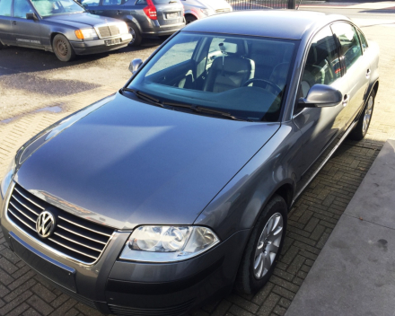 VERKOCHT VOLKSWAGEN PASSAT 1,9 TDI AUTOMAAT LEDER 130 PK