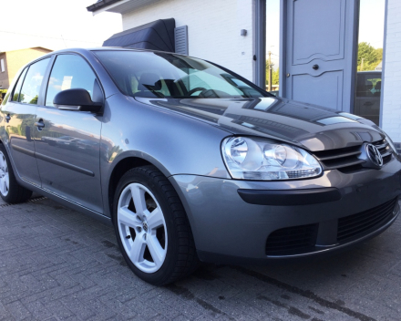 VERKOCHT  VOLKSWAGEN GOLF 5 1,9TDI * 17&quot; VELGEN * NAVIGATIE + KLEURSCHERM * 5 DEURS * TREKHAAK * GEKEURD * GARANTIE