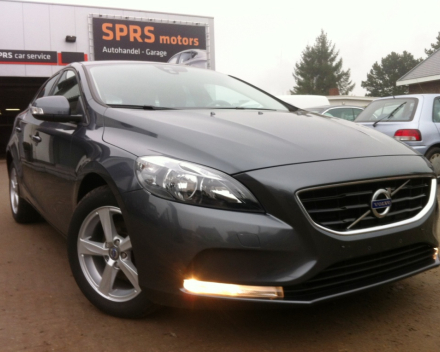 VERKOCHT  VOLVO V40 1,6D  * ALU VELGEN * CAMERA * PARKEERSENSOREN V+A * AUTOMATISCHE AIRCO * GEKEURD * GARANTIE