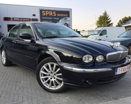 VERKOCHT  JAGUAR X-TYPE 2,0D * ZWART METAAL * BEIGE LEDER * ALU VELGEN * DIGITALE AIRCO * CRUISECONTROL * GEKEURD * GARANTIE