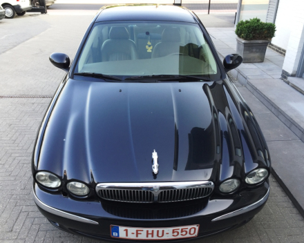 VERKOCHT  JAGUAR X-TYPE 2,0D * ZWART METAAL * BEIGE LEDER * ALU VELGEN * DIGITALE AIRCO * CRUISECONTROL * GEKEURD * GARANTIE