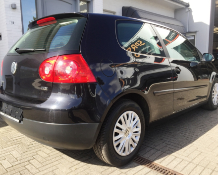 VERKOCHT  VOLKSWAGEN GOLF 5 1,9 TDI GEKEURD