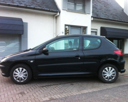 VERKOCHT PEUGEOT 206 1,1BENZINE * 3 DEURS * GEKEURD * GARANTIE