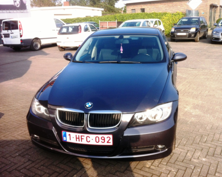 VERKOCHT  BMW 320 D * ALU VELGEN * SPOTUITLAAT * GEKEURD * GARANTIE