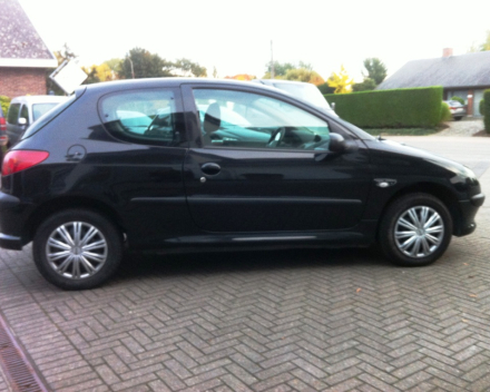 VERKOCHT PEUGEOT 206 1,1BENZINE * 3 DEURS * GEKEURD * GARANTIE