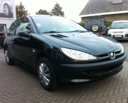 VERKOCHT PEUGEOT 206 1,1BENZINE * 3 DEURS * GEKEURD * GARANTIE