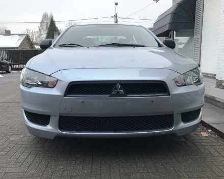 VERKOCHT  MITSUBISHI LANCER BENZINE  12/10/2011  69215 KM GEKEURD + GARANTIE