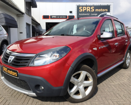 VERKOCHT  DACIA SANDERO STEPWAY 1,5 DCI GEKEURD