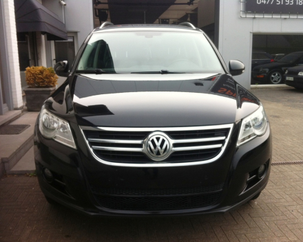 VERKOCHT VOLKSWAGEN TIGUAN * LEDER * NAVIGATIE * ALU * ENKEL VOOR HANDELAAR