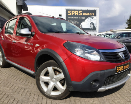 VERKOCHT  DACIA SANDERO STEPWAY 1,5 DCI GEKEURD