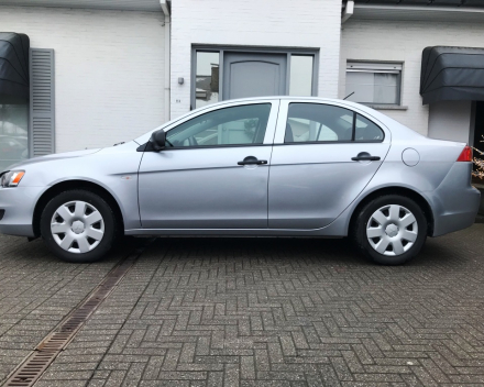 VERKOCHT  MITSUBISHI LANCER BENZINE  12/10/2011  69215 KM GEKEURD + GARANTIE