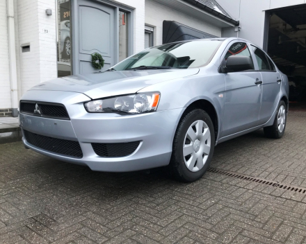 VERKOCHT  MITSUBISHI LANCER BENZINE  12/10/2011  69215 KM GEKEURD + GARANTIE