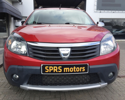 VERKOCHT  DACIA SANDERO STEPWAY 1,5 DCI GEKEURD