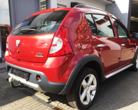 VERKOCHT  DACIA SANDERO STEPWAY 1,5 DCI GEKEURD