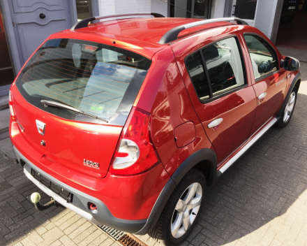 VERKOCHT  DACIA SANDERO STEPWAY 1,5 DCI GEKEURD