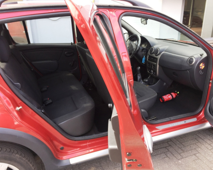 VERKOCHT  DACIA SANDERO STEPWAY 1,5 DCI GEKEURD