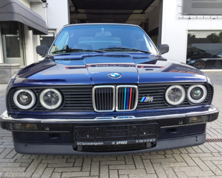 VERKOCHT  BMW E30 325I CABRIOLET BLAUW + LEDER