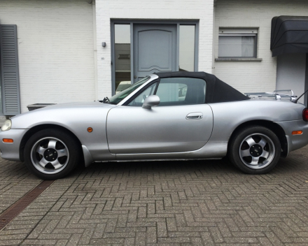 VERKOCHT  MAZDA MX5  MIATA 1600 BENZINE CABRIOLET + HARDTOP