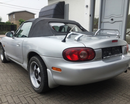 VERKOCHT  MAZDA MX5  MIATA 1600 BENZINE CABRIOLET + HARDTOP