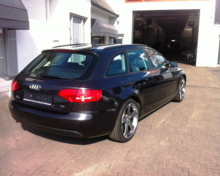 VERKOCHT  AUDI A4 2,0TDI AVANT  * DONKERGRIJS METAAL * ZWART LEDER * CRUISECONTROL * 19&quot; VELGEN * GEKEURD * GARANTIE