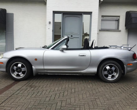 VERKOCHT  MAZDA MX5  MIATA 1600 BENZINE CABRIOLET + HARDTOP