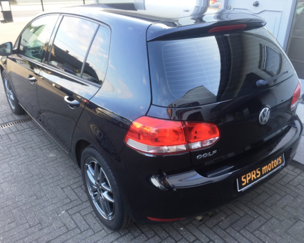 VERKOCHT VOLKSWAGEN GOLF 6 1400 BENZINE ZWART ALU PDC GEKEURD