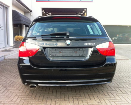 VERKOCHT BMW 318D TOURING * CRUISECONTROL * PANORAM DAK * GEKEURD * GARANTIE