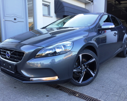 VERKOCHT VOLVO V40 BJ2013 / SLECHTS 56298 KM  / 1,6DIESEL / 18&quot; VELGEN / CAMERA / CRUISECONTROL / GARANTIE