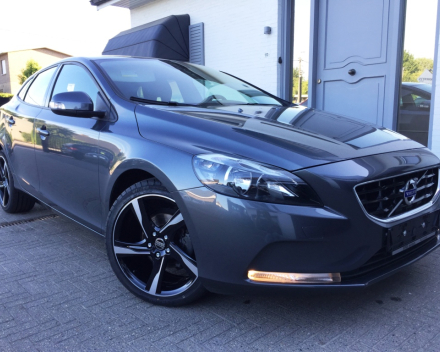 VERKOCHT VOLVO V40 BJ2013 / SLECHTS 56298 KM  / 1,6DIESEL / 18&quot; VELGEN / CAMERA / CRUISECONTROL / GARANTIE