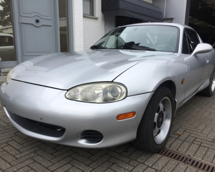 VERKOCHT  MAZDA MX5  MIATA 1600 BENZINE CABRIOLET + HARDTOP