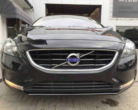 VERKOCHT  VOLVO V40 1,6 D / 18&quot; VELGEN / CAMERA / CRUISECONTROL / DIGITALE TELLER / GARANTIE