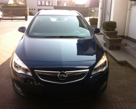 VERKOCHT  OPEL ASTRA 1,7CDTI * SPORTTOURER * BLAUW METAAL * CRUISECONTROL * PDC * SLECHTS 52960 KM * GEKEURD * GARANTIE