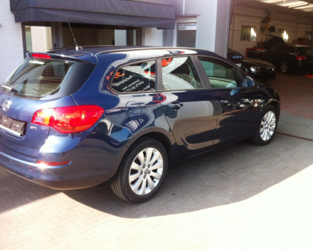 VERKOCHT  OPEL ASTRA 1,7CDTI * SPORTTOURER * BLAUW METAAL * CRUISECONTROL * PDC * SLECHTS 52960 KM * GEKEURD * GARANTIE