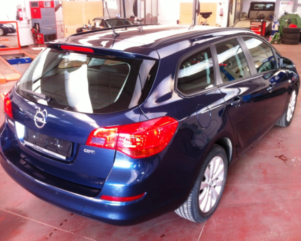 VERKOCHT  OPEL ASTRA 1,7CDTI * SPORTTOURER * BLAUW METAAL * CRUISECONTROL * PDC * SLECHTS 52960 KM * GEKEURD * GARANTIE