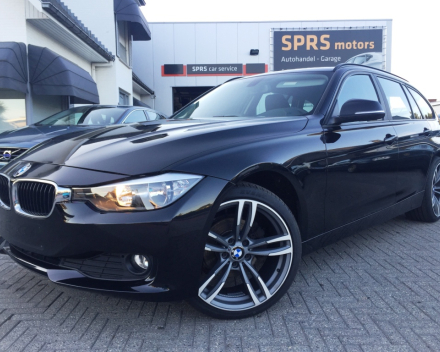 VERKOCHT BMW 318D TOURING  * LEDER * NAVIGATIE + KLEURSCHERM * PDC * 19&quot; BREEDSETVELGEN * CRUISECONTROL * GARANTIE