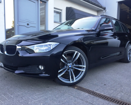 VERKOCHT BMW 318D TOURING  * LEDER * NAVIGATIE + KLEURSCHERM * PDC * 19&quot; BREEDSETVELGEN * CRUISECONTROL * GARANTIE