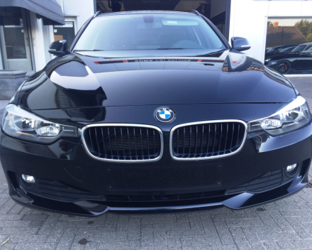 VERKOCHT BMW 318D TOURING  * LEDER * NAVIGATIE + KLEURSCHERM * PDC * 19&quot; BREEDSETVELGEN * CRUISECONTROL * GARANTIE