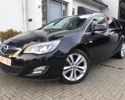 VERKOCHT  OPEL ASTRA SPORTTOURER 1,7CDTI * NAVIGATIE * DIGITALE AIRCO * ALU VELGEN * GEKEURD * GARANTIE